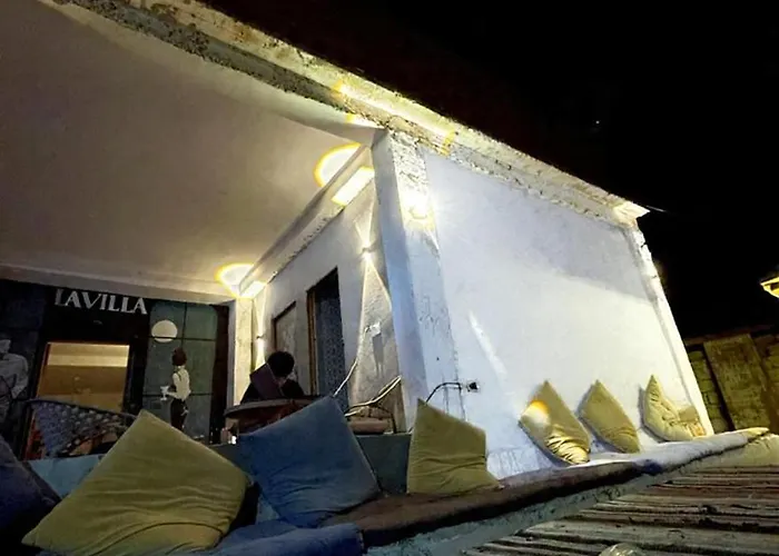 La House Bed and breakfast